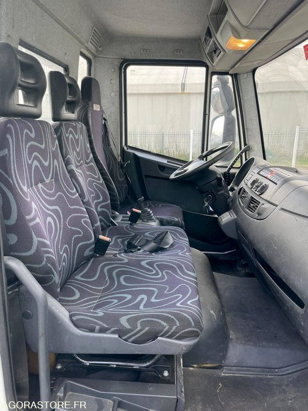 Camión IVECO EUROCARGO PLATEAU - 2015 - 295 000KM: foto 7 Camión IVECO EUROCARGO PLATEAU - 2015 - 295 000KM: foto 7