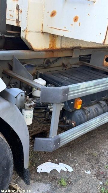 RENAULT MIDLUM BEN/AMO AVEC SALEUSE - Camión: foto 4 RENAULT MIDLUM BEN/AMO AVEC SALEUSE - Camión: foto 4