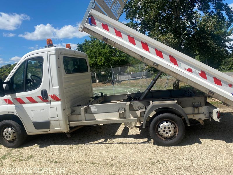 Camion benne Peugeot BOXER - 2014 - 70 000km - Furgoneta basculante: foto 5 Camion benne Peugeot BOXER - 2014 - 70 000km - Furgoneta basculante: foto 5