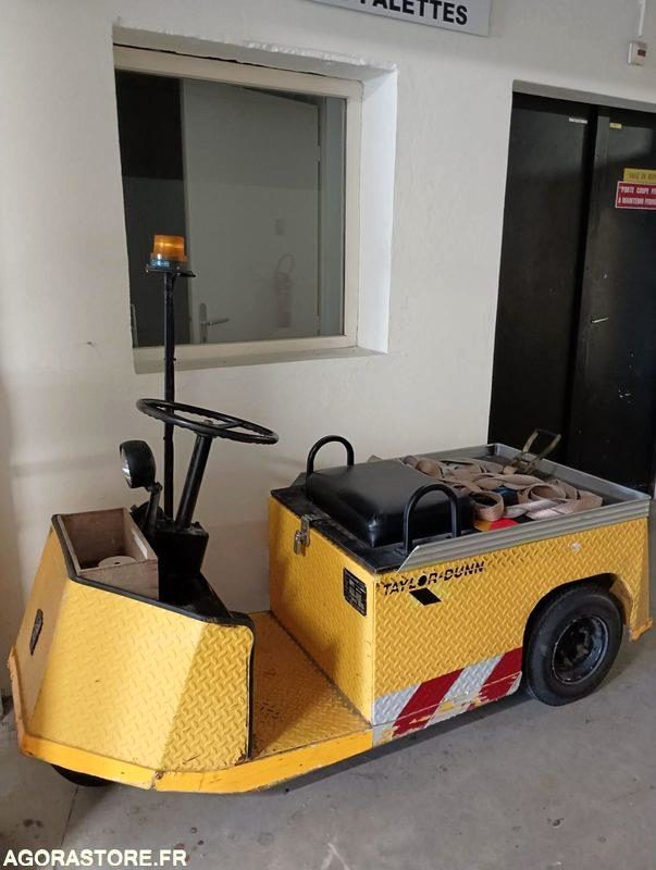 Chariot électrique TAYLOR DUNN - Bon état - 2010 - Remolcadora: foto 1 Chariot électrique TAYLOR DUNN - Bon état - 2010 - Remolcadora: foto 1
