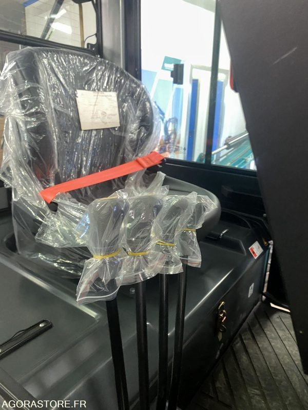 Chariot élévateur BAOLI KBE25N 2T5 ELECTRIQUE CABINE - Carretilla elevadora eléctrica: foto 5 Chariot élévateur BAOLI KBE25N 2T5 ELECTRIQUE CABINE - Carretilla elevadora eléctrica: foto 5