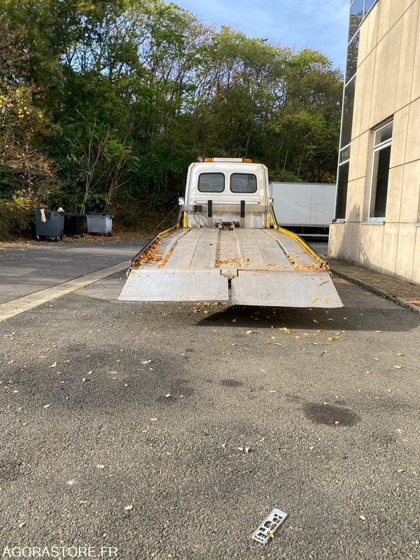 DEPANNEUSE RENAULT 187000 KM - Furgoneta basculante: foto 4 DEPANNEUSE RENAULT 187000 KM - Furgoneta basculante: foto 4