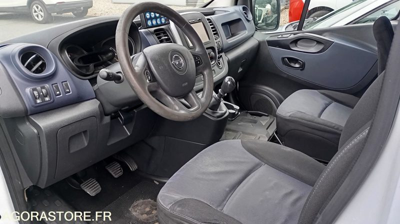 DW-069-VS - Non Roulant - OPEL VIVARO - VASP - 328 164 Kms - Ambulancia: foto 5 DW-069-VS - Non Roulant - OPEL VIVARO - VASP - 328 164 Kms - Ambulancia: foto 5