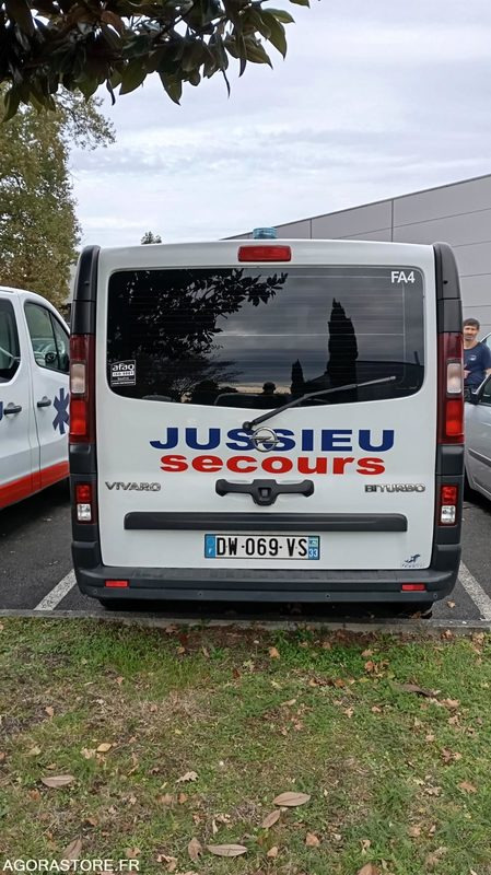 DW-069-VS - Non Roulant - OPEL VIVARO - VASP - 328 164 Kms - Ambulancia: foto 4 DW-069-VS - Non Roulant - OPEL VIVARO - VASP - 328 164 Kms - Ambulancia: foto 4