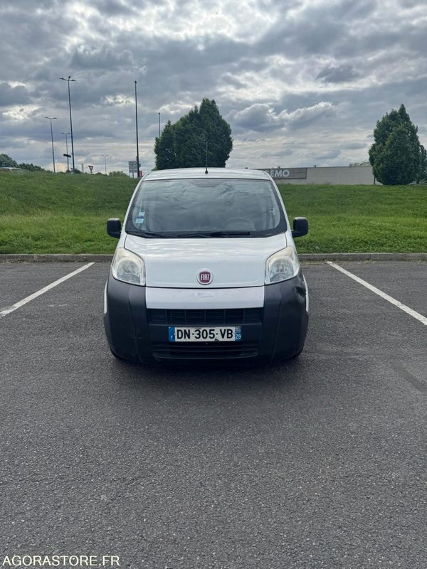 FIAT FIORINO 140 000 KM ANNÉE 2015 - Furgoneta pequeña: foto 1 FIAT FIORINO 140 000 KM ANNÉE 2015 - Furgoneta pequeña: foto 1