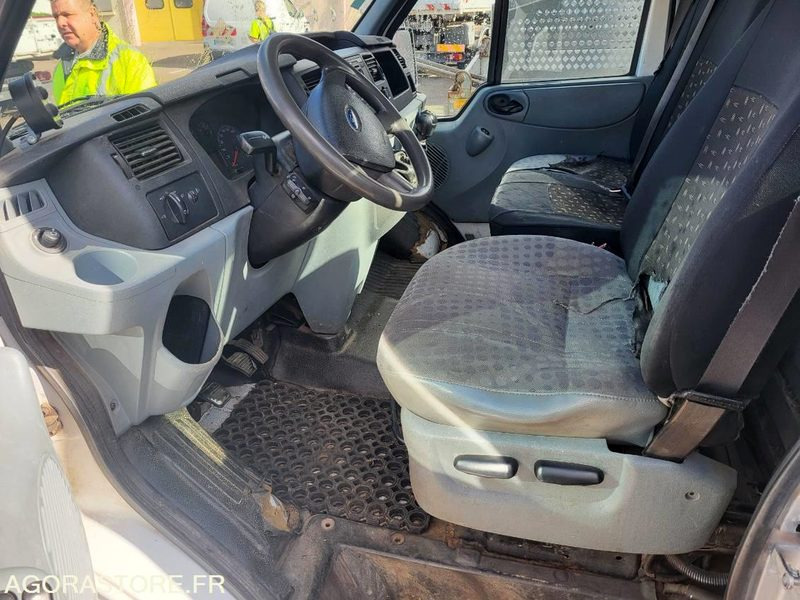 FORD transit avec système ampirol (sans contrôle technique) - Furgoneta basculante: foto 4 FORD transit avec système ampirol (sans contrôle technique) - Furgoneta basculante: foto 4