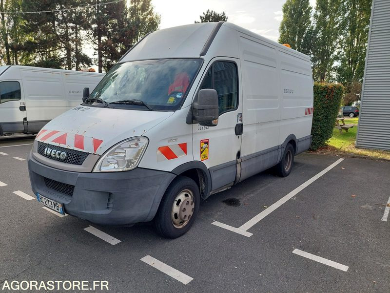 FOURGON IVECO AVEC GROUPE HP 371482 KMS / BC273MB (VENTE EXPORT UNIQUEMENT) - Furgón: foto 2 FOURGON IVECO AVEC GROUPE HP 371482 KMS / BC273MB (VENTE EXPORT UNIQUEMENT) - Furgón: foto 2