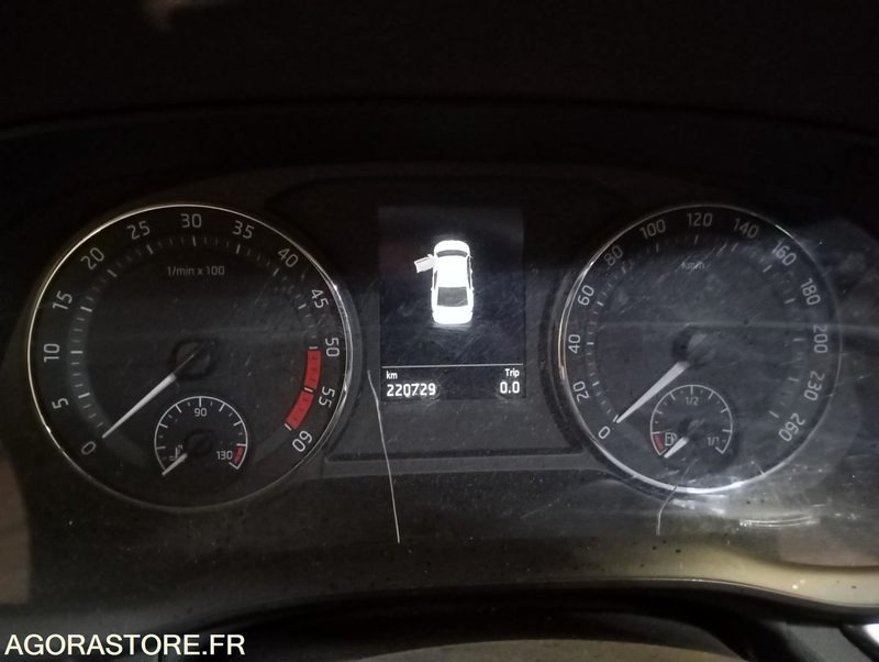 FY-185-TK - Non Roulant - PP - SKODA OCTAVIA - VP - 220 708 Kms - Coche: foto 5 FY-185-TK - Non Roulant - PP - SKODA OCTAVIA - VP - 220 708 Kms - Coche: foto 5