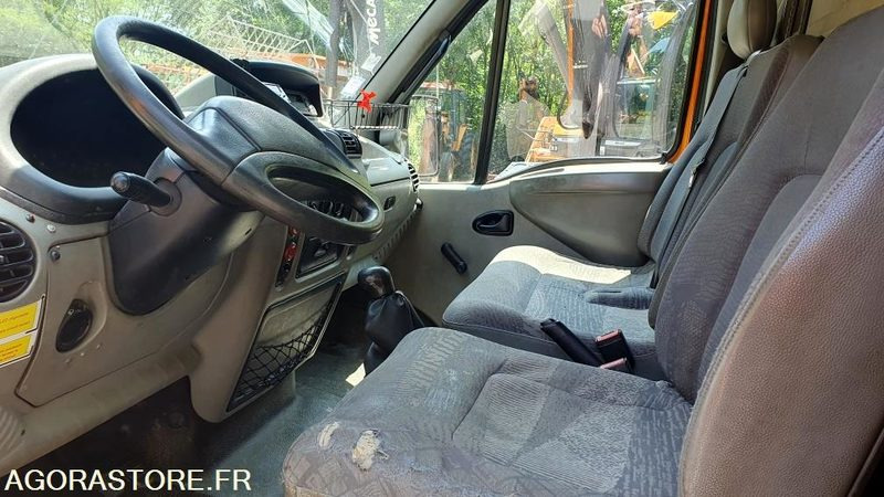 RENAULT MASCOTT E1241 - 246967kms - 2002 - Furgoneta: foto 5 RENAULT MASCOTT E1241 - 246967kms - 2002 - Furgoneta: foto 5