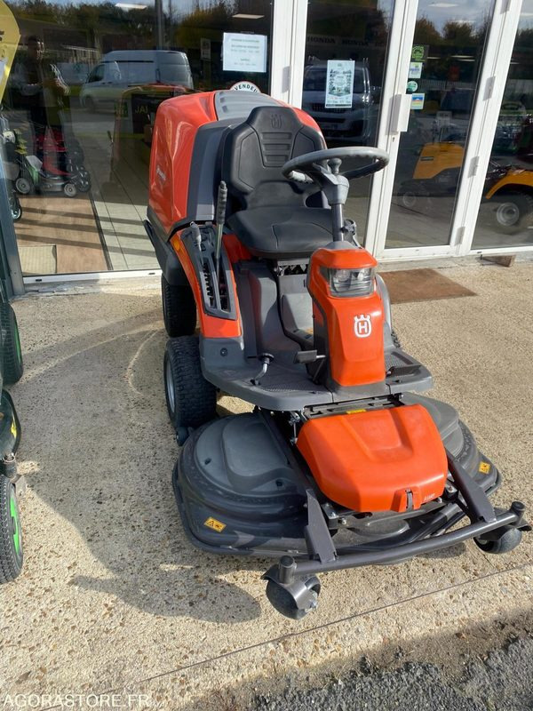 Husqvarna RC320TS 4x4 - Cortacésped: foto 3 Husqvarna RC320TS 4x4 - Cortacésped: foto 3