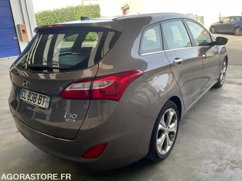 I30 SW PACK PREMIUM 1.6CRDI128cv. 09/2012. 131760 KM - Coche: foto 3 I30 SW PACK PREMIUM 1.6CRDI128cv. 09/2012. 131760 KM - Coche: foto 3