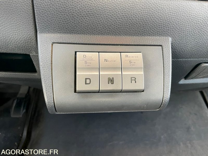 IVECO EUROCARGO PLATEAU - 2015 - 295 000KM - Camión caja abierta: foto 4 IVECO EUROCARGO PLATEAU - 2015 - 295 000KM - Camión caja abierta: foto 4