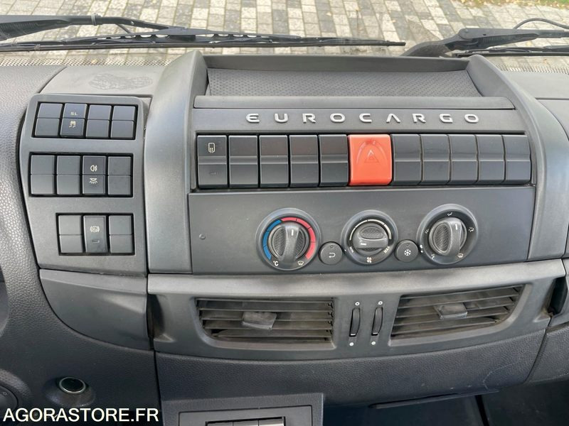 IVECO EUROCARGO PLATEAU - 2015 - 295 000KM - Camión caja abierta: foto 5 IVECO EUROCARGO PLATEAU - 2015 - 295 000KM - Camión caja abierta: foto 5