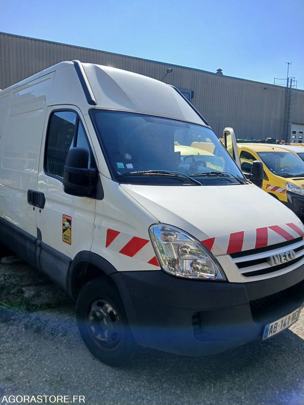 Iveco AB-141-NC - Barredora vial: foto 3 Iveco AB-141-NC - Barredora vial: foto 3