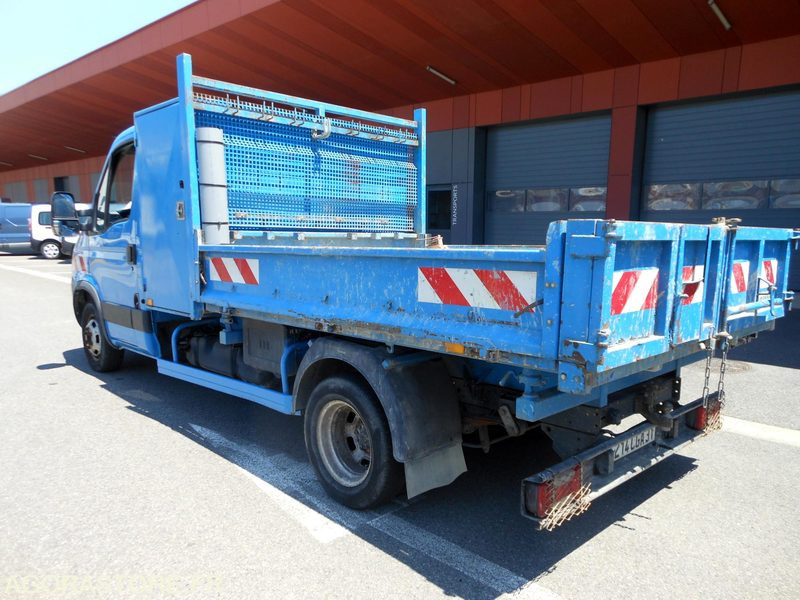 Iveco Daily 35C15 3.0 litres 146cv tri benne - Furgoneta basculante: foto 4 Iveco Daily 35C15 3.0 litres 146cv tri benne - Furgoneta basculante: foto 4