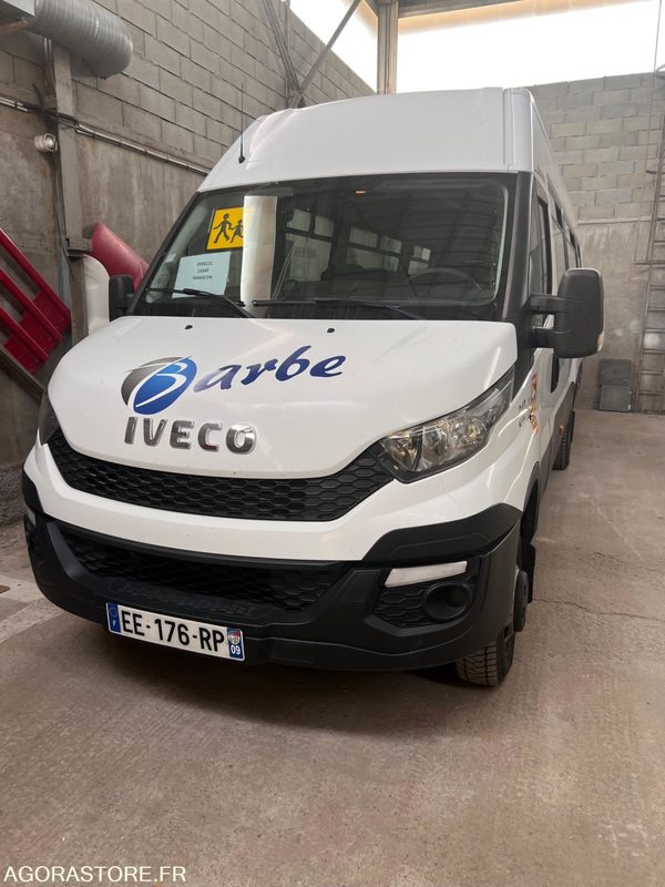 Iveco daily 08/2016 22 +1 places 240 000 kms - Autobús escolar: foto 1 Iveco daily 08/2016 22 +1 places 240 000 kms - Autobús escolar: foto 1