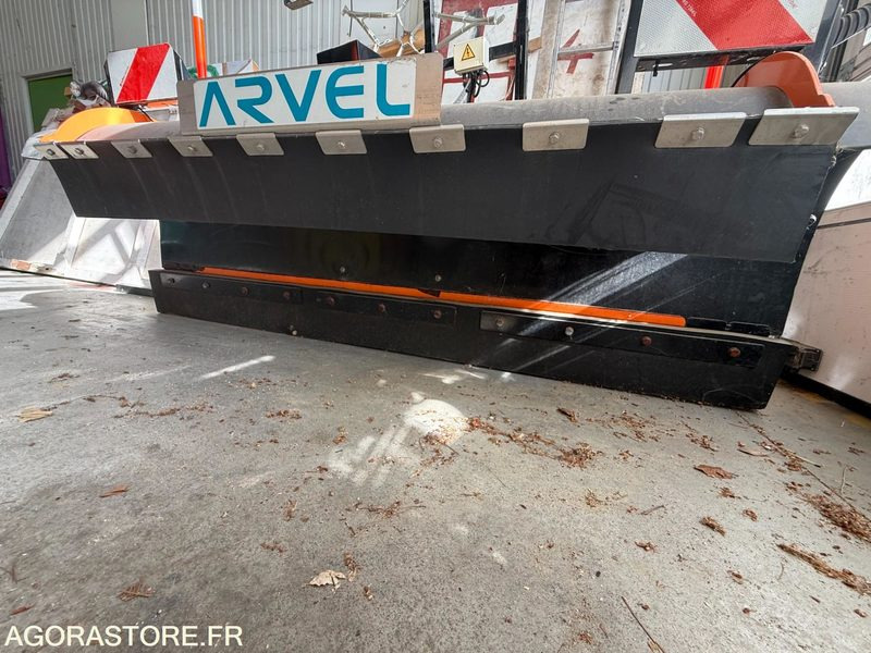 LAME A NEIGE AVEC FIXATION - Cuchilla quitanieves: foto 2 LAME A NEIGE AVEC FIXATION - Cuchilla quitanieves: foto 2