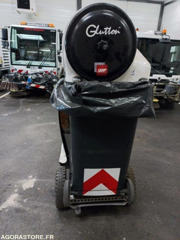 LOT 3 ASPIRATEURS DE VOIRIE - A REMETTRE EN SERVICE - Aspirador industrial: foto 4 LOT 3 ASPIRATEURS DE VOIRIE - A REMETTRE EN SERVICE - Aspirador industrial: foto 4