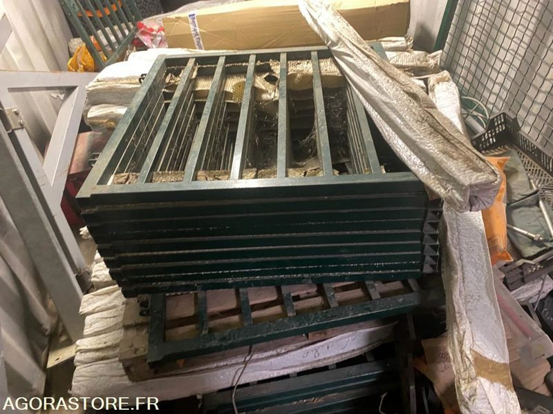 Lot de 10 portillons ACIER 100x100 Jamais mis en place - Maquinaria de jardinería: foto 3 Lot de 10 portillons ACIER 100x100 Jamais mis en place - Maquinaria de jardinería: foto 3