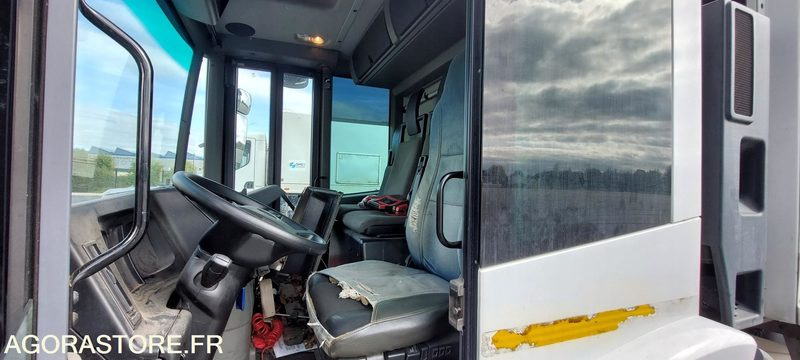 MERCEDES ECONIC - 2015 - Camión de basura: foto 5 MERCEDES ECONIC - 2015 - Camión de basura: foto 5