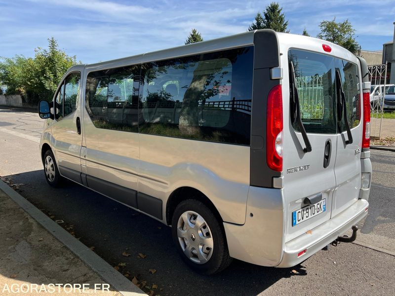 MINIBUS VL - 9 PLACES - TRAFIC - L2 H1 - 115 CH - CLIM- 165200 KMS - ATTELAGE - Minibús, Furgoneta de pasajeros: foto 4 MINIBUS VL - 9 PLACES - TRAFIC - L2 H1 - 115 CH - CLIM- 165200 KMS - ATTELAGE - Minibús, Furgoneta de pasajeros: foto 4