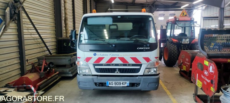 MITSUBISHI FUSO CANTER - Furgoneta basculante: foto 1 MITSUBISHI FUSO CANTER - Furgoneta basculante: foto 1