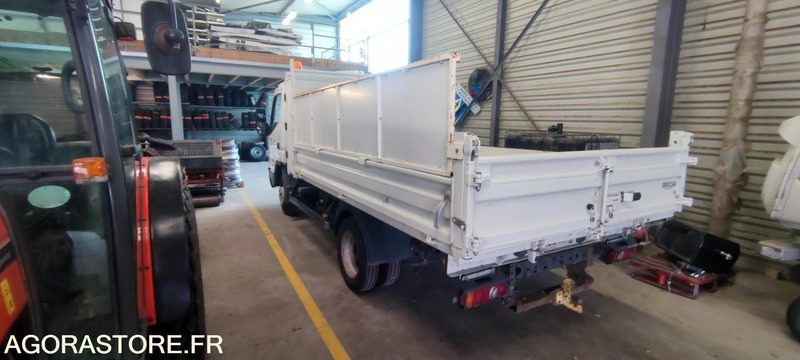 MITSUBISHI FUSO CANTER - Furgoneta basculante: foto 5 MITSUBISHI FUSO CANTER - Furgoneta basculante: foto 5