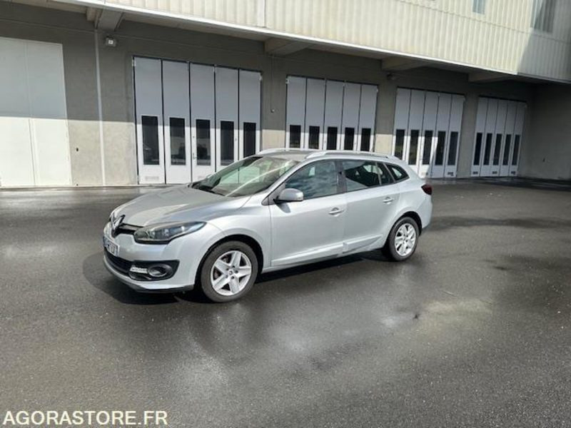 Megane III Phase 3 Estate 1.5 dCi 110 cv BVA DN561LX - Coche familiar: foto 4 Megane III Phase 3 Estate 1.5 dCi 110 cv BVA DN561LX - Coche familiar: foto 4