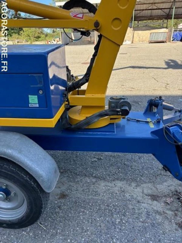 NACELLE ELEVATRICE COMPACTE pour 2 personnes max - Plataforma elevadora: foto 1 NACELLE ELEVATRICE COMPACTE pour 2 personnes max - Plataforma elevadora: foto 1