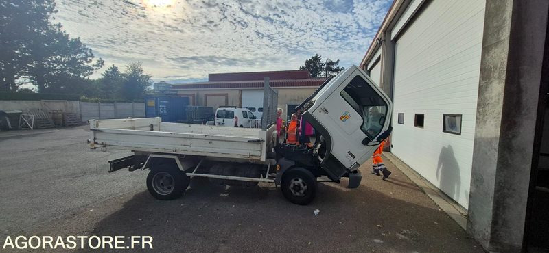 Nissan Cabstar - Furgoneta basculante: foto 4 Nissan Cabstar - Furgoneta basculante: foto 4