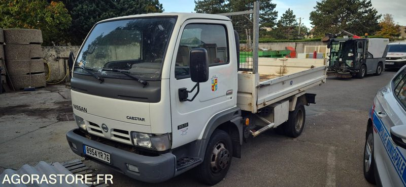 Nissan Cabstar - Furgoneta basculante: foto 1 Nissan Cabstar - Furgoneta basculante: foto 1