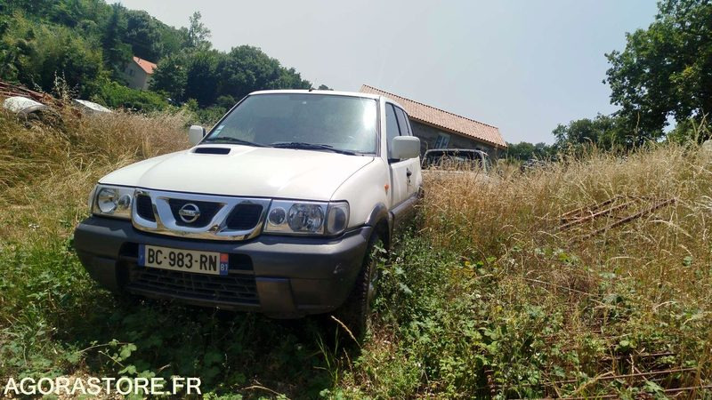 Nissan Terrano - 2004 - SUV/ Todoterreno: foto 1 Nissan Terrano - 2004 - SUV/ Todoterreno: foto 1
