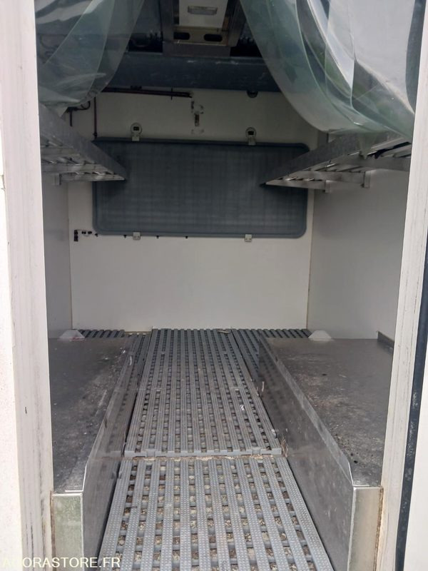 OPEL VIVARO FRIGORIFIQUE - 2017 - 159600KM - Furgoneta frigorifica: foto 4 OPEL VIVARO FRIGORIFIQUE - 2017 - 159600KM - Furgoneta frigorifica: foto 4