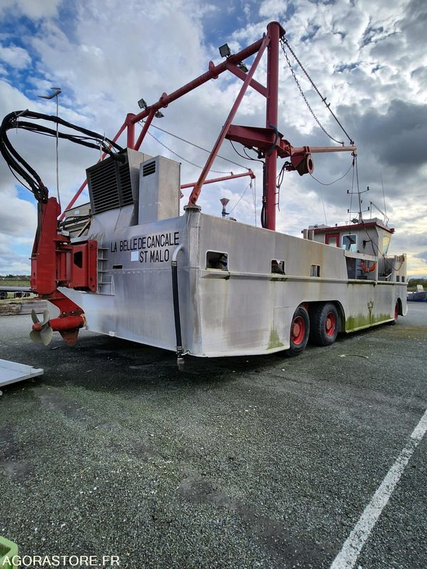 BATEAU A MOTEUR AMPHIBIE - LA BELLE DE CANCALE - Otros maquinaria: foto 5 BATEAU A MOTEUR AMPHIBIE - LA BELLE DE CANCALE - Otros maquinaria: foto 5