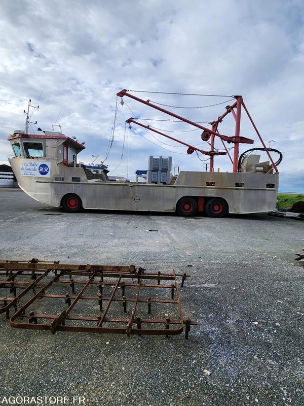BATEAU A MOTEUR AMPHIBIE - LA BELLE DE CANCALE - Otros maquinaria: foto 2 BATEAU A MOTEUR AMPHIBIE - LA BELLE DE CANCALE - Otros maquinaria: foto 2