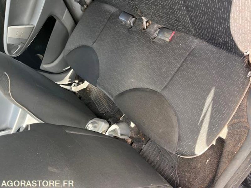 PEUGEOT 107 1.4 HDI TRENDY - Coche: foto 4 PEUGEOT 107 1.4 HDI TRENDY - Coche: foto 4