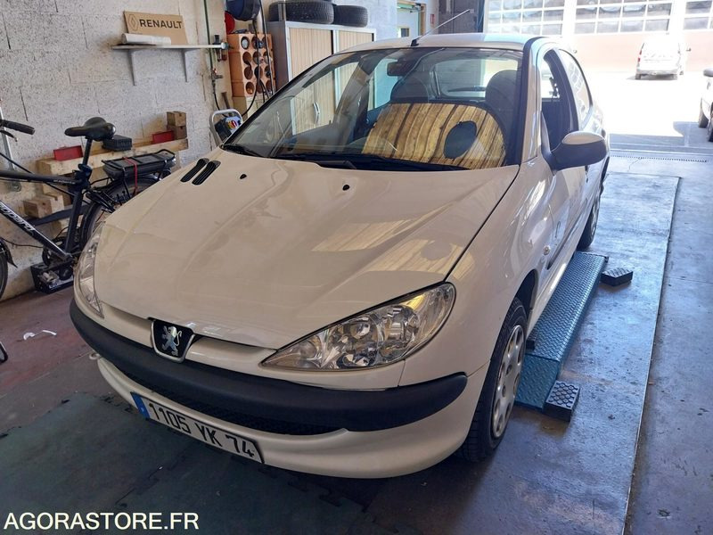 PEUGEOT 206 101700kms - 2005 - Coche: foto 1 PEUGEOT 206 101700kms - 2005 - Coche: foto 1