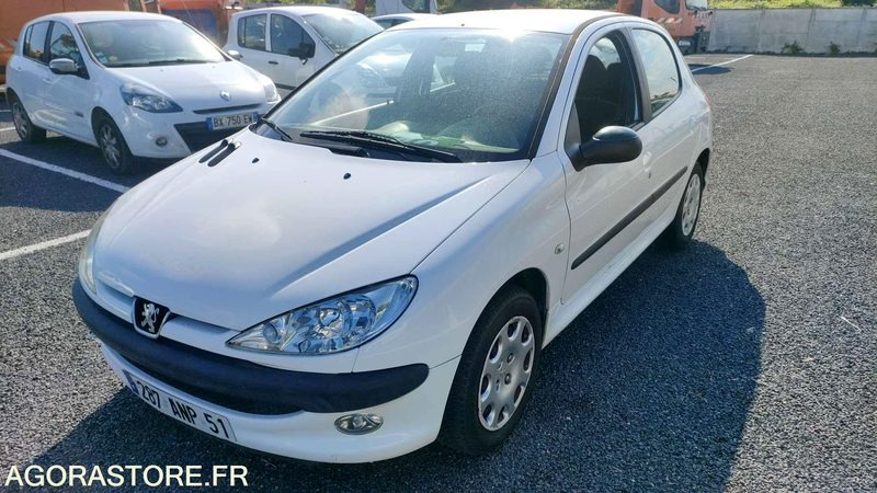 PEUGEOT 206 - 2005 - 101058kms - Coche: foto 3 PEUGEOT 206 - 2005 - 101058kms - Coche: foto 3