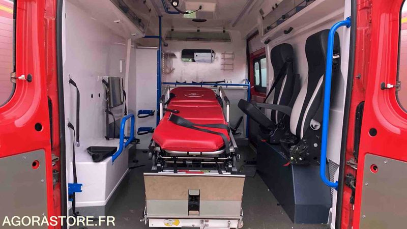 PEUGEOT BOXER 140785kms - 2014 - Ambulancia: foto 3 PEUGEOT BOXER 140785kms - 2014 - Ambulancia: foto 3