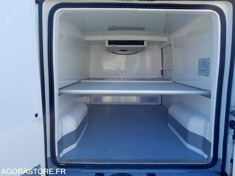 PEUGEOT BOXER FRIGORIFIQUE - 2021 - 26748 km - Furgoneta frigorifica: foto 4 PEUGEOT BOXER FRIGORIFIQUE - 2021 - 26748 km - Furgoneta frigorifica: foto 4