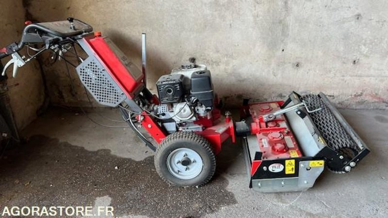 PORTE-OUTILS DESHERBEUR AVEC HERSE (PREPARATION ET EGALISATION DES SOLS) - Maquinaria de jardinería: foto 1 PORTE-OUTILS DESHERBEUR AVEC HERSE (PREPARATION ET EGALISATION DES SOLS) - Maquinaria de jardinería: foto 1