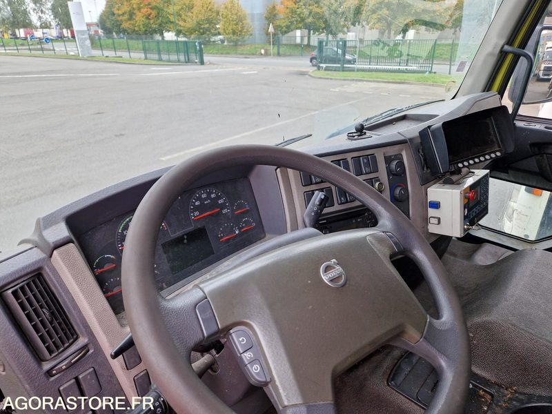 PORTEUR BOM 26T VOLVO GEESINK (C4005) 2014 (120579 KMS) - Camión de basura: foto 5 PORTEUR BOM 26T VOLVO GEESINK (C4005) 2014 (120579 KMS) - Camión de basura: foto 5
