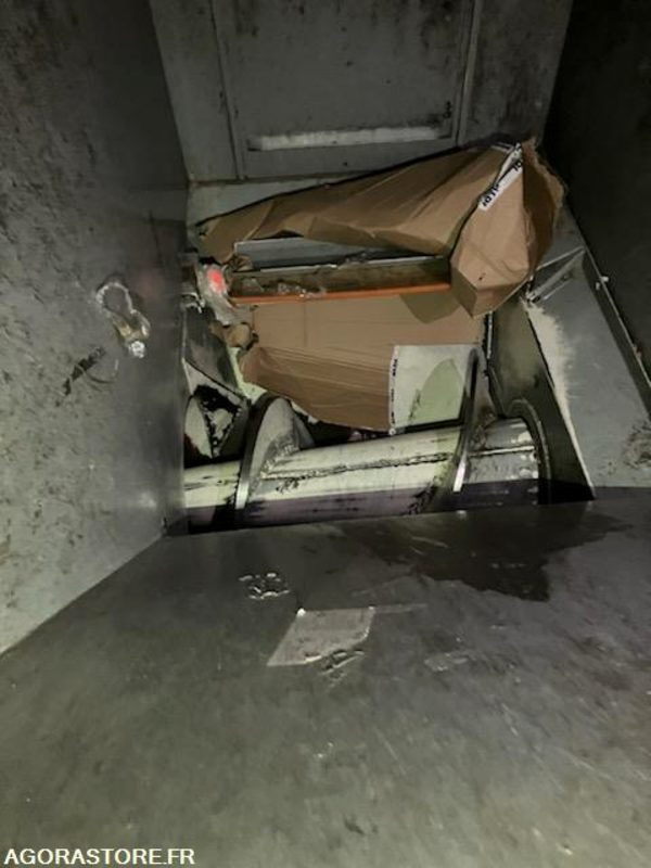 PRESSE A CARTON A VIS PRESTO SPN15 - 2009 - Herramienta/ Equipo: foto 1 PRESSE A CARTON A VIS PRESTO SPN15 - 2009 - Herramienta/ Equipo: foto 1