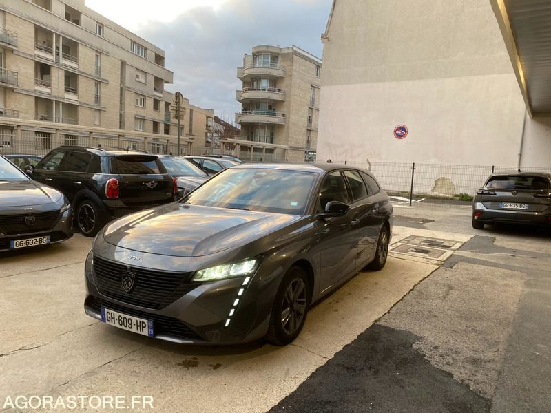 PRIX TTC PEUGEOT 308 III (P5) SW 1.5 BlueHDi 16V EAT8 S&S 130 Boîte automatique - Coche familiar: foto 1 PRIX TTC PEUGEOT 308 III (P5) SW 1.5 BlueHDi 16V EAT8 S&S 130 Boîte automatique - Coche familiar: foto 1