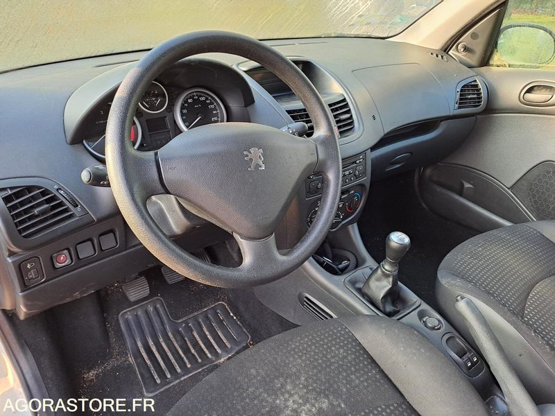 Peugeot 206+ - 2011 / 130 000 KM - Coche: foto 4 Peugeot 206+ - 2011 / 130 000 KM - Coche: foto 4