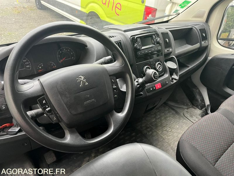 Peugeot Boxer 165CV L2H2 avec Hayon et Galerie - 2023 - 90000 Kms - Furgón: foto 4 Peugeot Boxer 165CV L2H2 avec Hayon et Galerie - 2023 - 90000 Kms - Furgón: foto 4