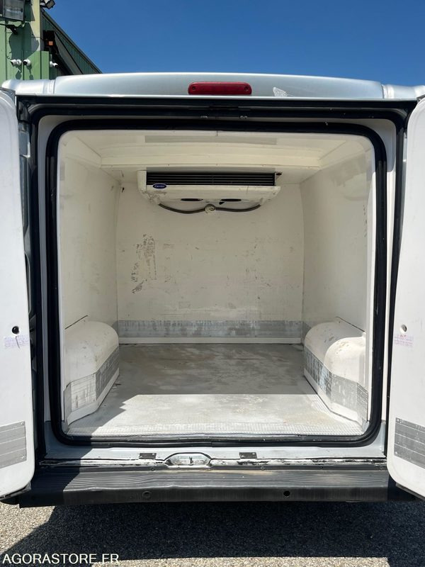 Peugeot Boxer L1H2 330 L1H1 2L Bluehdi - 2017 - 139 950km - Furgoneta frigorifica: foto 4 Peugeot Boxer L1H2 330 L1H1 2L Bluehdi - 2017 - 139 950km - Furgoneta frigorifica: foto 4