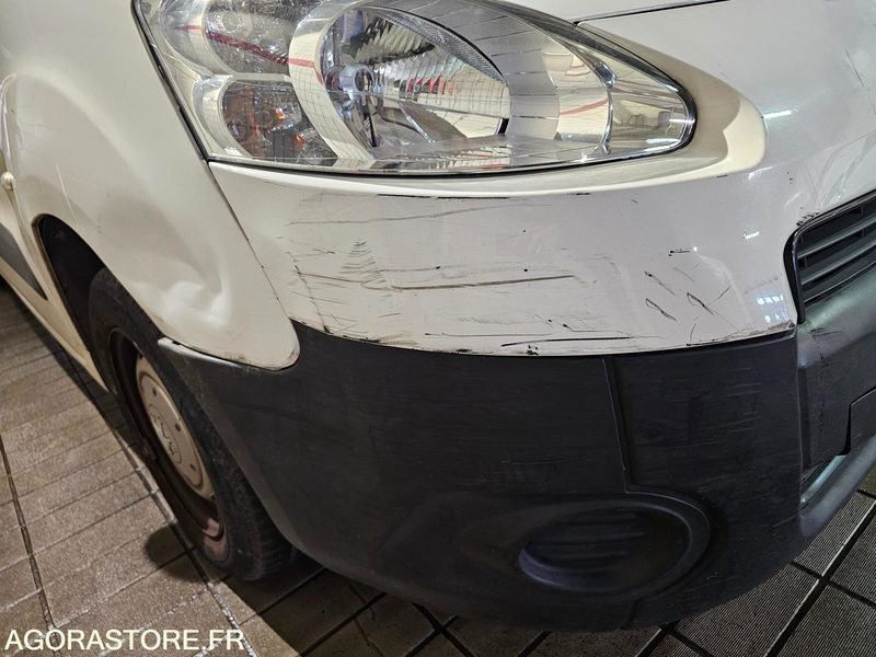 Furgoneta pequeña Peugeot Partner - 2013 - 91134kms - CQ 658 PQ: foto 21 Furgoneta pequeña Peugeot Partner - 2013 - 91134kms - CQ 658 PQ: foto 21