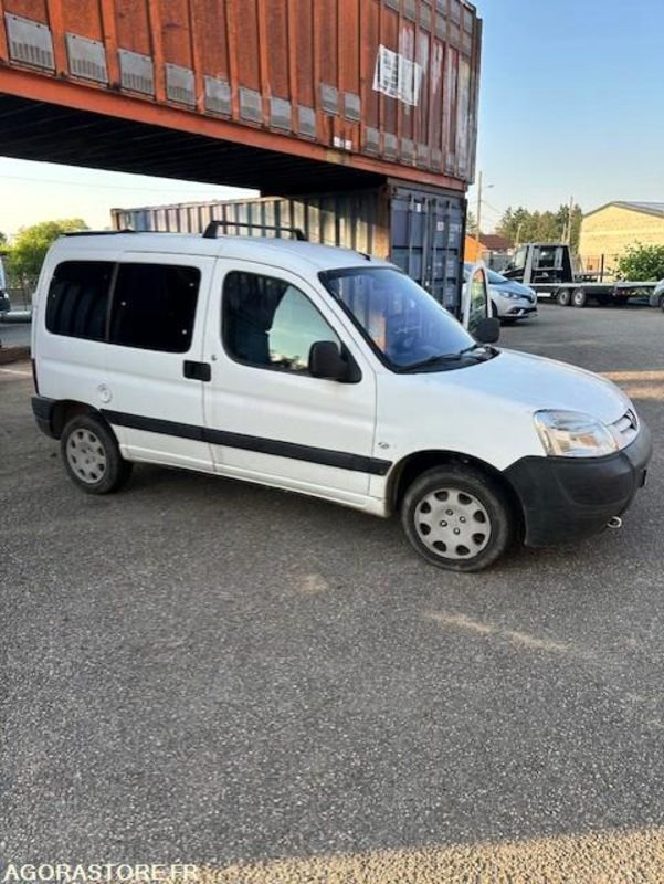 Peugeot Partner Combispace - 2004 - 166 875km - PRIX TTC - Furgoneta pequeña: foto 1 Peugeot Partner Combispace - 2004 - 166 875km - PRIX TTC - Furgoneta pequeña: foto 1
