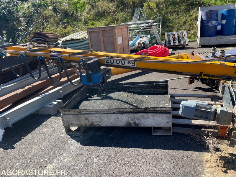 Pont roulant 2 tonnes - Herramienta/ Equipo: foto 1 Pont roulant 2 tonnes - Herramienta/ Equipo: foto 1